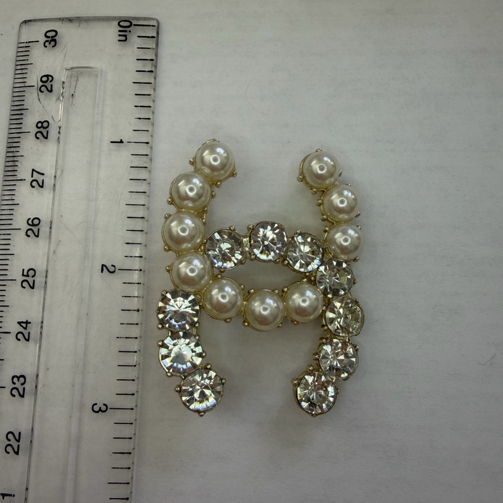Beautiful Brooch 💎 - Picture 3 of 8